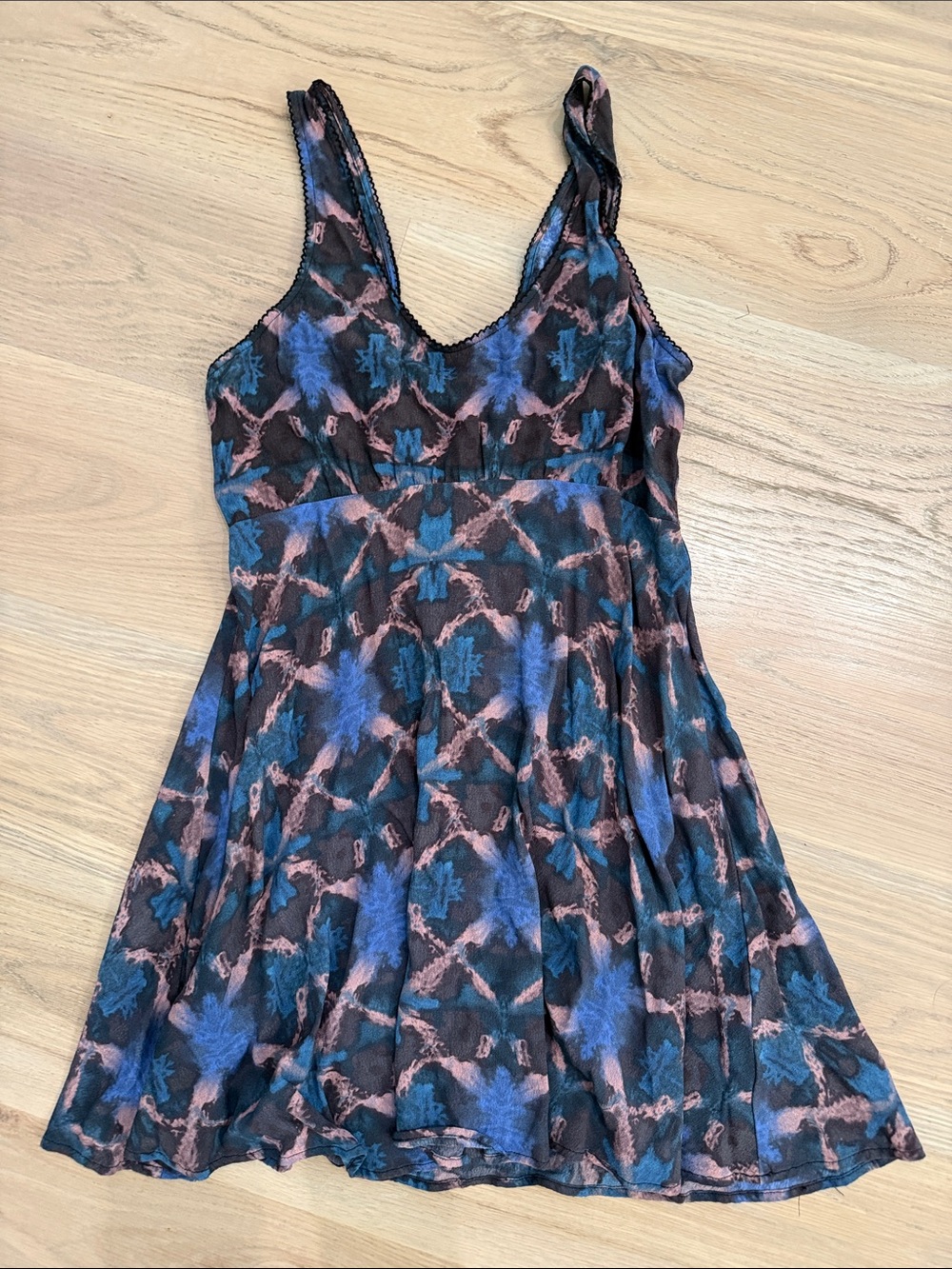 Free People Printed V-Neck Mini Dress Lace Trim Size 6 Blue Pink